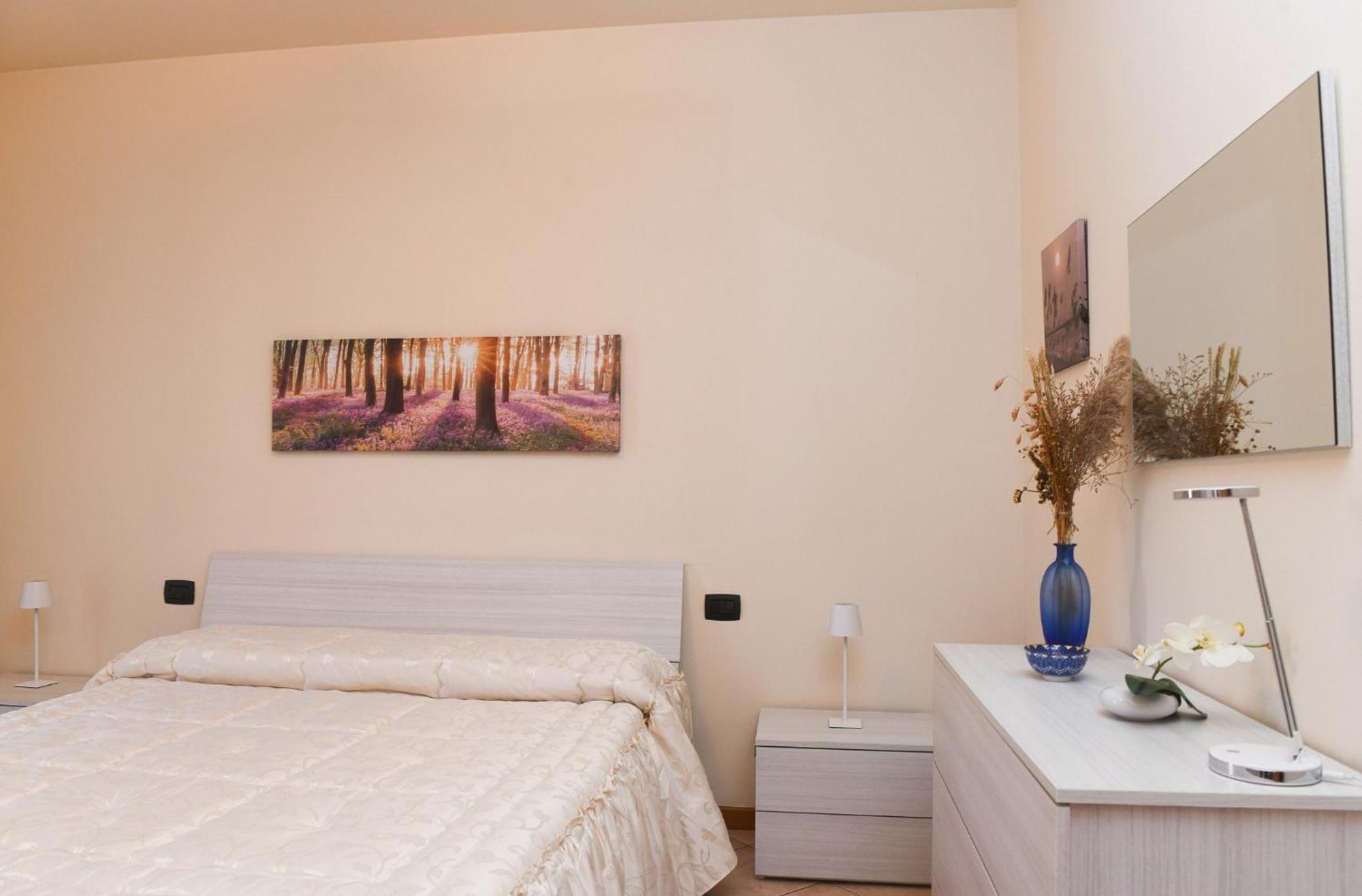 Rovato Entire Apartment In The Capital Of Franciacorta Esterno foto