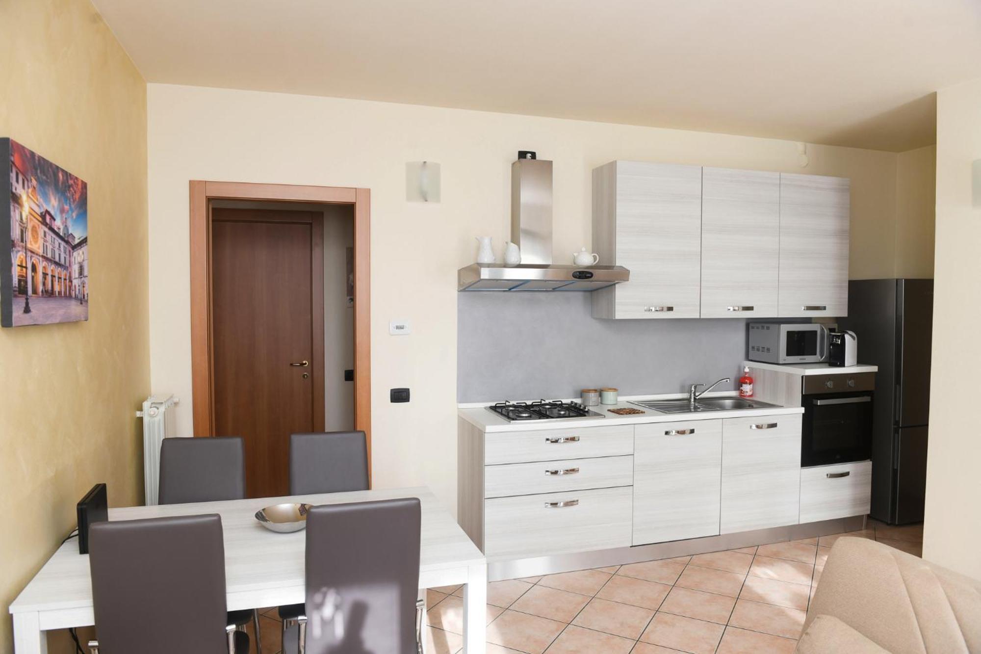 Rovato Entire Apartment In The Capital Of Franciacorta Esterno foto