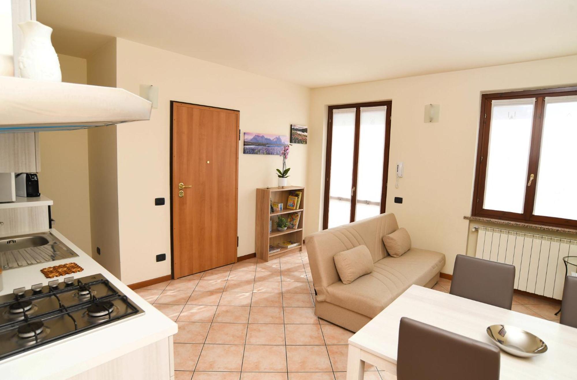 Rovato Entire Apartment In The Capital Of Franciacorta Esterno foto
